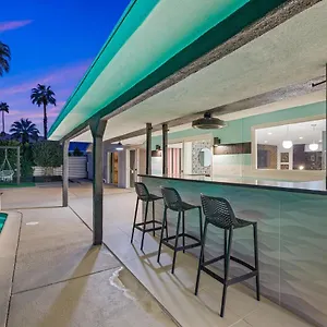 The Ritz - Luxury With Pool & Speakeasy Bar Palm Springs