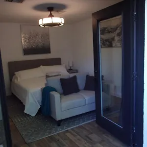 Updated Dwntwn 2bd Twnhse W/hot Tub& Private Patio Palm Springs